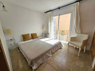 Casa pareada en venta en Nueva Andalucía centro en Marbella