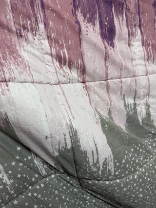 Edredón estampado estrellas gris y rosa