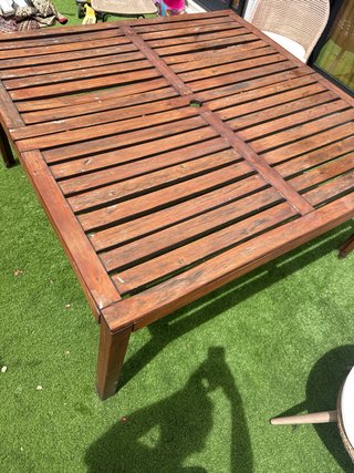 Mesa de madera para exterior