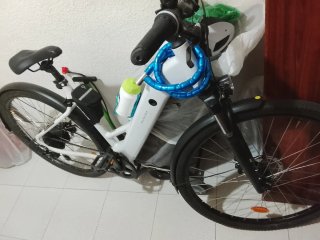 tiene cargador tiene factura todo legal