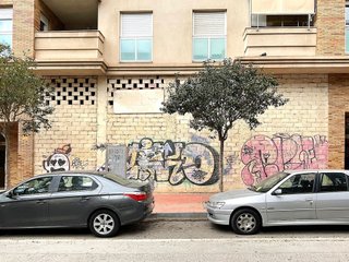 Local comercial en venta en San Luis en Almería