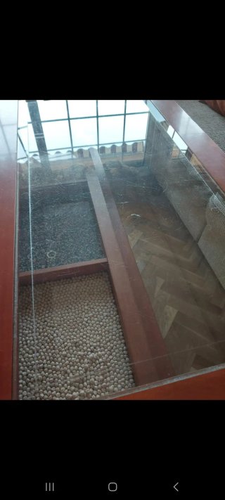 Mesa de centro de madera y cristal
