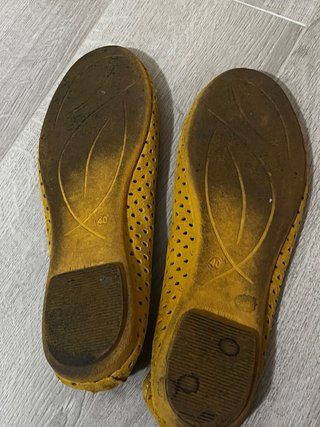 Bailarinas mostaza caladas