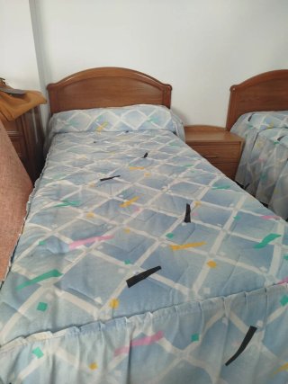 2 Camas 80cm + Mesita Noche Madera