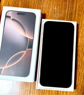 iPhone 16 Pro Max Dorado Nuevo