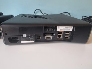 Xbox 360 Slim Negra + 2 Mandos + 2 Juegos