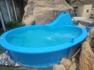 Piscina de fibra de vidrio azul