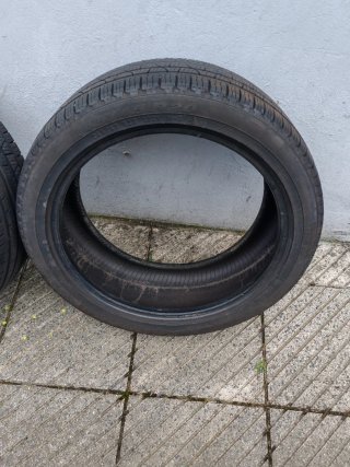 Neumáticos Pirelli 245/45/20
