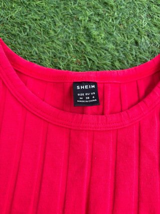 Top SHEIN rojo talla única