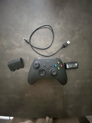 Controller Xbox Series X/S + Batteria e Cavo