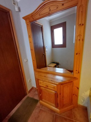 Mueble recibidor de madera
