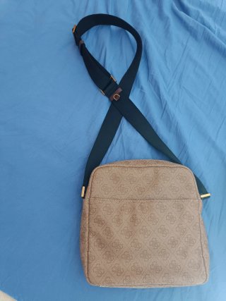 Bolso bandolera Guess beige nuevo