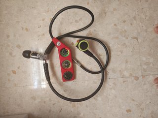 Equipo de buceo: manómetros y aleta