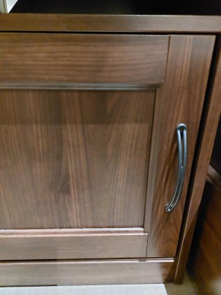 2 Mesitas de noche de madera marrón