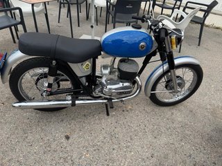 Montesa restaurada azul y plata