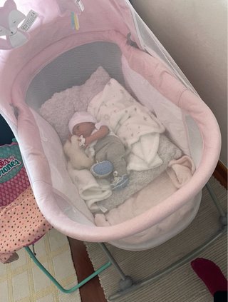 Regalo cuna, cochecito bebé y mesita