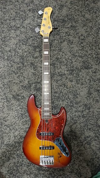 Bajo Marcus Miller Sire V7 - serie S - 5 cuerdas