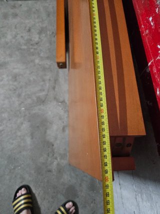 Mesa de comedor de madera