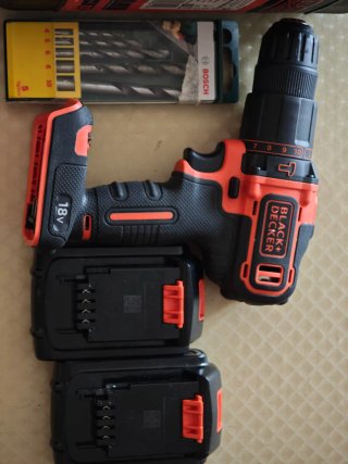 Taladro Black+Decker 18V + Brocas