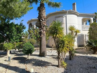 Chalet en venta en La Siesta - El Salado - Torreta en Torrevieja