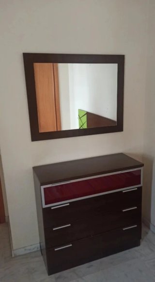 Cómoda y espejo