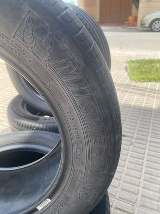 Neumáticos de coche usados