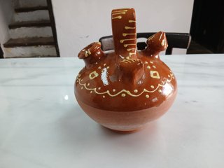 Botijo de barro tradicional vidriado
