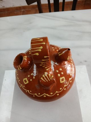 Botijo de barro tradicional vidriado