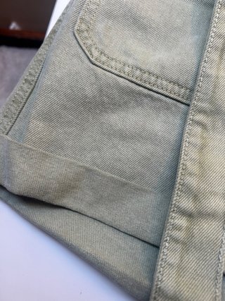 Shorts de mujer verde con cinturón