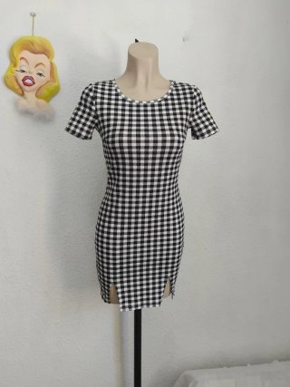 Vestido cuadros blanco y negro