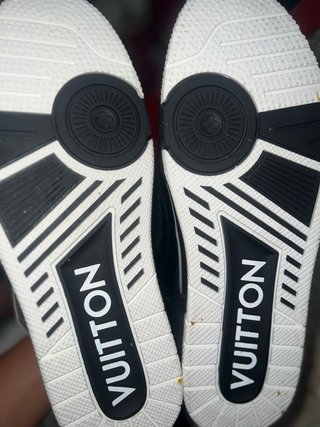 Zapatillas Louis Vuitton Negras y Blancas