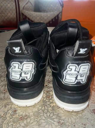 Zapatillas Louis Vuitton Negras y Blancas