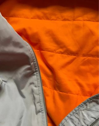 Chaqueta bomber blanca