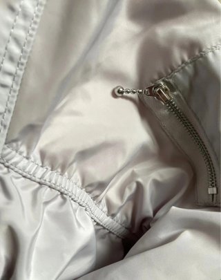 Chaqueta bomber blanca