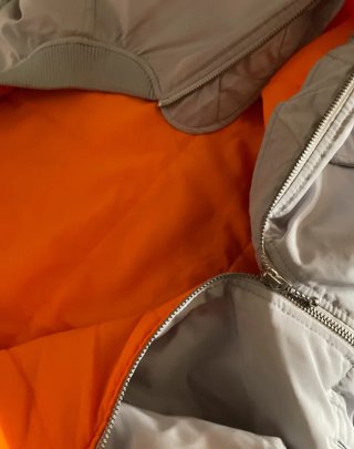 Chaqueta bomber blanca