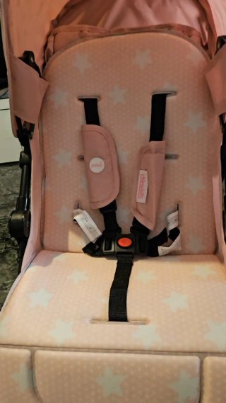 Silla de paseo, marca Chipolino.USADO UNA SOLA VEZ