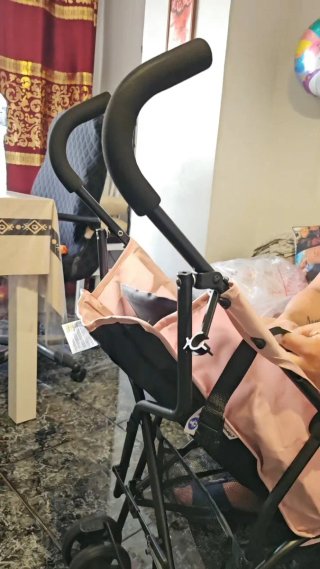 Silla de paseo, marca Chipolino.USADO UNA SOLA VEZ