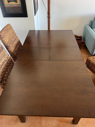 Mesa y 4 sillas comedor ratán