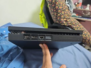 PS4 Slim 500GB Negra (sin mando)