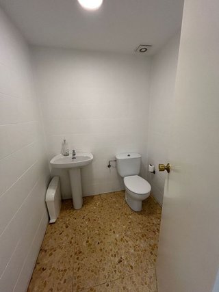 Local comercial en alquiler en Ensanche en Pamplona