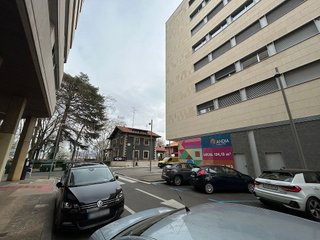 Local comercial en alquiler en Ensanche en Pamplona
