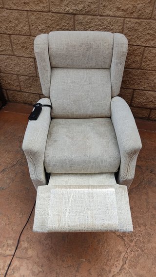 Sillón relax eléctrico beige, en perfecto estado,