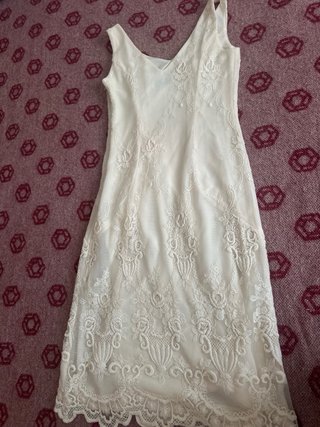 Vestido midi bordado cóctel crema