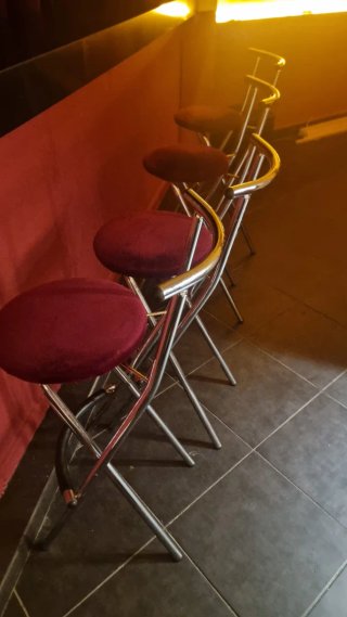 Banqueta Roja Metálica Terciopelo