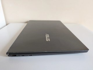 ASUS Zenbook ux425ea