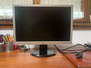Monitor LG 22 pulgadas VGA