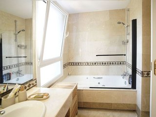 Casa adosada en venta en Los Naranjos - Las Brisas en Marbella