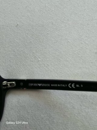 Gafas de sol Emporio Armani negras y doradas