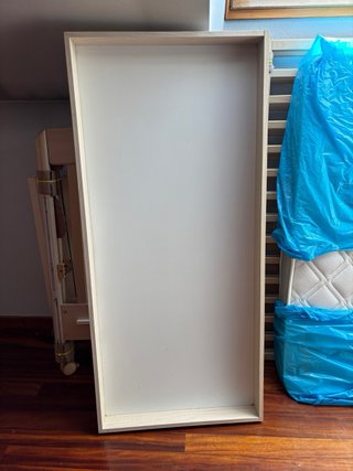 Cuna de madera prenatal