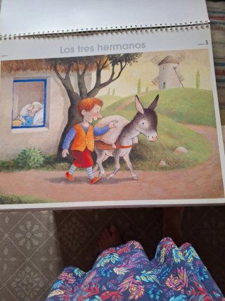 Espositor antiguo , de cuentos